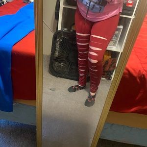 Maroon distressed leggings
